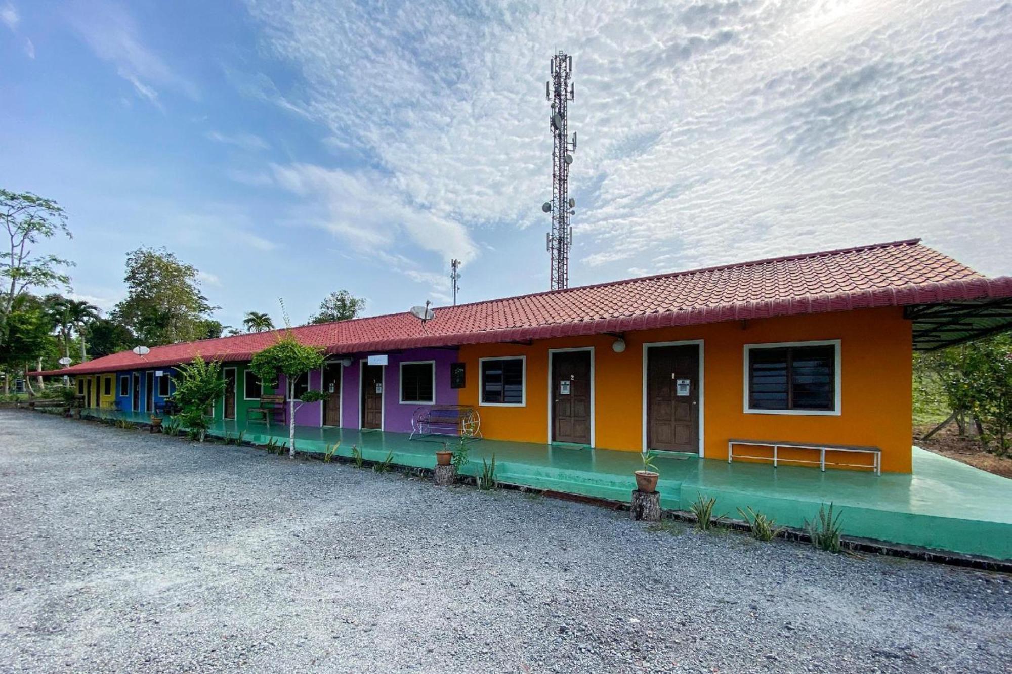 Capital O 90168 Serambi Pelangi Chalet Чанглун Экстерьер фото